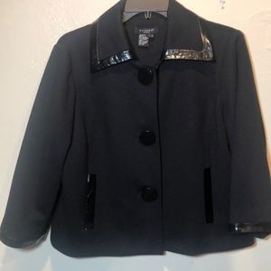 Sandro sportswear black cropped swing jacket. Size M
